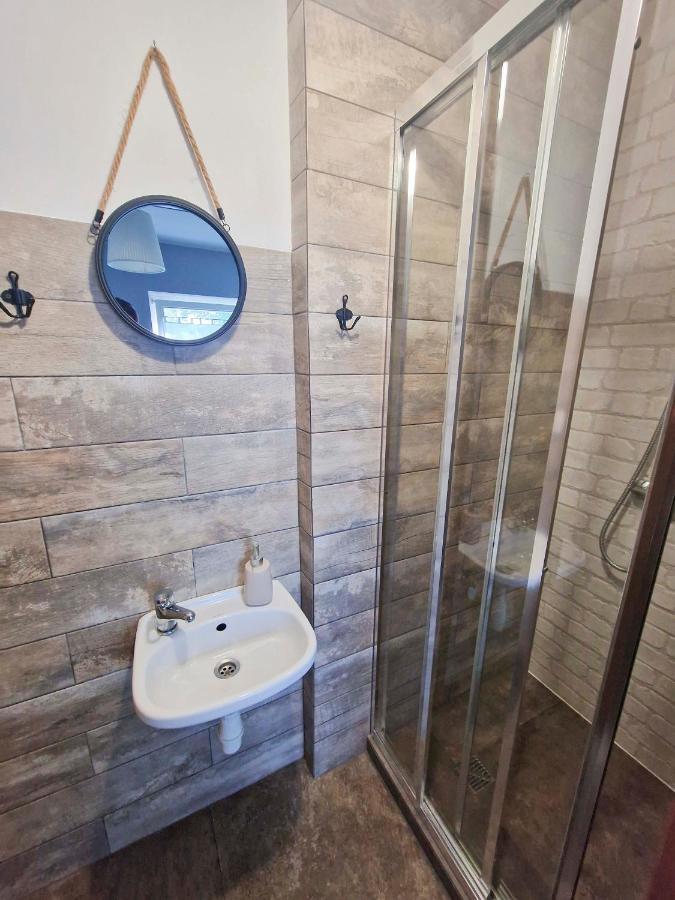 Zielona Przystan Otel Manasterz Dış mekan fotoğraf